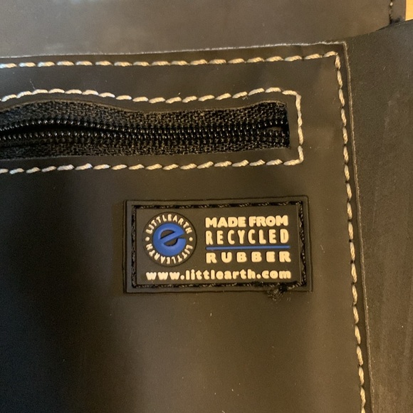 Littlearth Fold Over Purse Crossbody bag made from recycled material - Picture 3 of 10